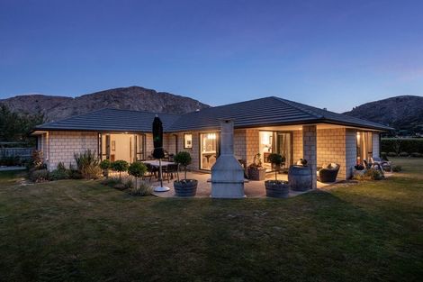 Photo of property in 14 Morning Star Terrace, Arthurs Point, Queenstown, 9371