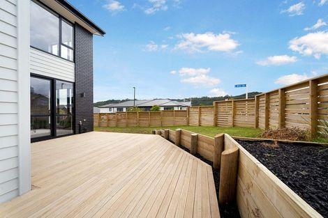 Photo of property in 19 Paihere Street, Huapai, Kumeu, 0810