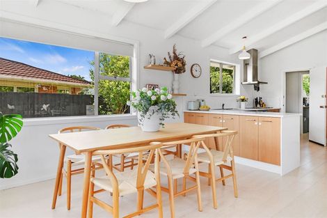 Photo of property in 11 Lombard Place, Avonhead, Christchurch, 8042