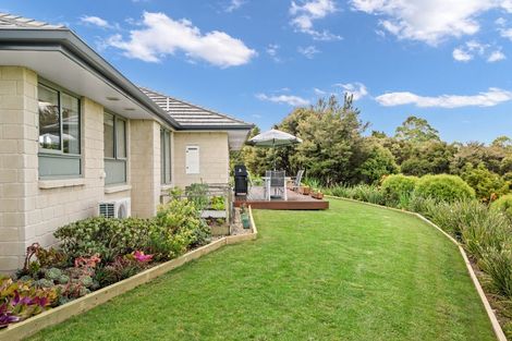 Photo of property in 14 Ngapuke Lane, Parua Bay, Onerahi, 0192