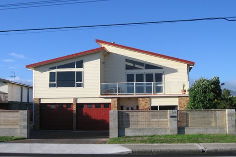 Photo of property in 14 Field Way, Waikanae Beach, Waikanae, 5036