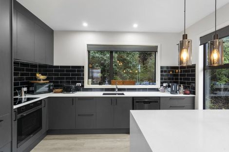 Photo of property in 61a Riverstone Drive, Riverstone Terraces, Upper Hutt, 5018