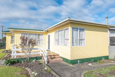 Photo of property in 30 Miro Street, Castlecliff, Whanganui, 4501