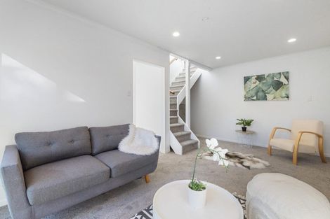 Photo of property in 7 Hotspur Place, Bayview, Auckland, 0629