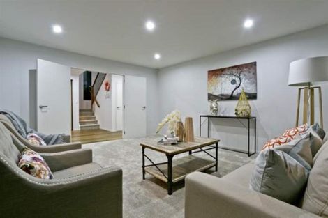 Photo of property in 158b East Coast Road, Forrest Hill, Auckland, 0620