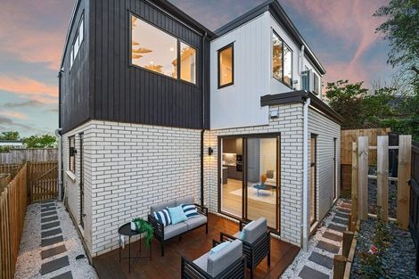 Photo of property in 3d Margaret Place, Milford, Auckland, 0620