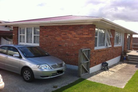 Photo of property in 2/25 Russell Road, Manurewa, Auckland, 2102