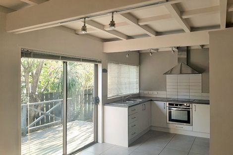 Photo of property in 2/8 Nile Road, Milford, Auckland, 0620