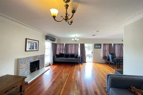 Photo of property in 15 Walpole Avenue, Hillpark, Auckland, 2102