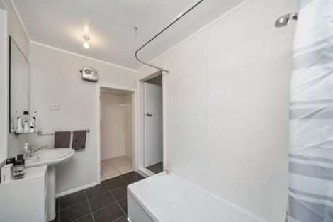 Photo of property in 46 Collins Street, Hawera, 4610