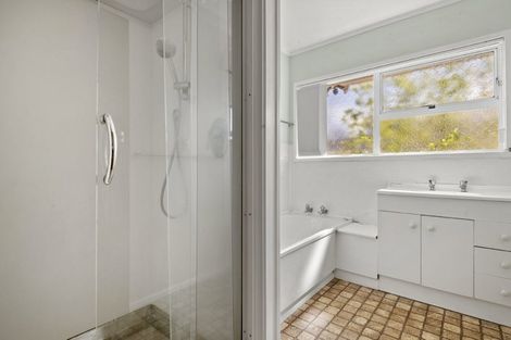 Photo of property in 6 Bellcroft Place, Belmont, Auckland, 0622