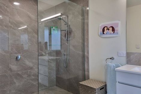 Photo of property in 3 Kapurau Lane, Merrilands, New Plymouth, 4312