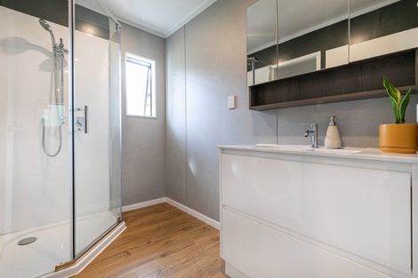 Photo of property in 2/3 Miriam Corban Heights, Henderson, Auckland, 0612