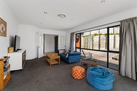 Photo of property in 7 Lambert Way, Paraparaumu, 5032