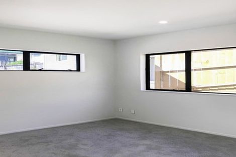 Photo of property in 3 Gamble Way, Massey, Auckland, 0614