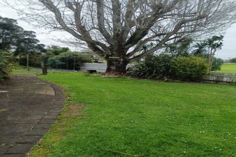 Photo of property in 105 Archibald Road, Kelston, Auckland, 0602