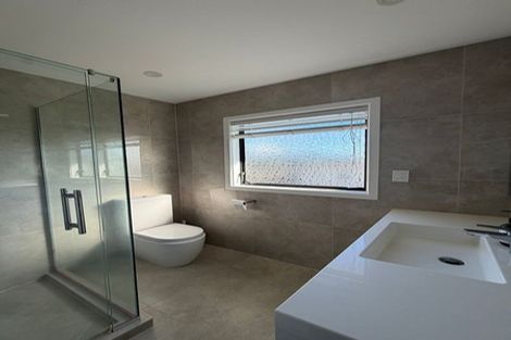 Photo of property in 2/42 Aberdeen Road, Campbells Bay, Auckland, 0620