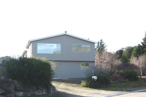 Photo of property in 22 Poplar Drive, Kelvin Heights, Queenstown, 9300