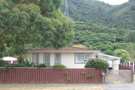 Photo of property in 2/208 California Drive, Totara Park, Upper Hutt, 5018