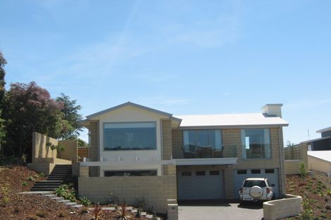 Photo of property in 18 Ravensdale Rise, Westmorland, Christchurch, 8025