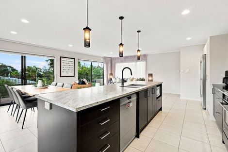Photo of property in 194 Beach Road, Campbells Bay, Auckland, 0630
