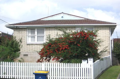 Photo of property in 1/29 Mcleod Road, Henderson, Auckland, 0612
