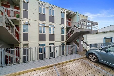 Photo of property in Fairmont Flats, 5d/20 Maarama Crescent, Aro Valley, Wellington, 6021