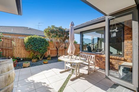 Photo of property in 49 Chesterfield Way, Orewa, 0931