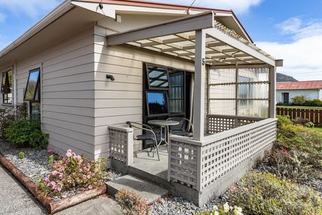 Photo of property in 5 Inverness Street, Dunollie, Runanga, 7803