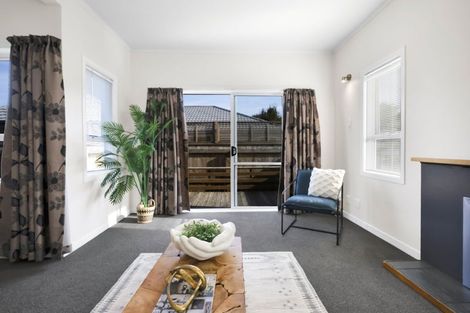 Photo of property in 33 Upjohn Street, Brooklands, New Plymouth, 4310