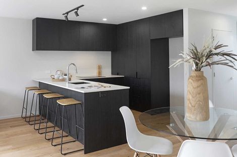 Photo of property in 1/117 Hills Road, Edgeware, Christchurch, 8013