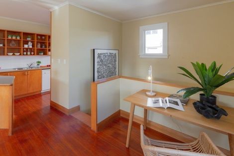 Photo of property in 1 Edge Hill, Mount Victoria, Wellington, 6011