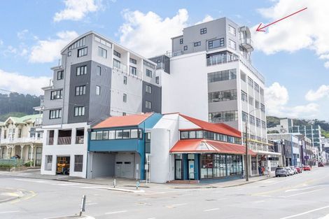 Photo of property in Endeavour Apartments, 2/125 Thorndon Quay, Pipitea, Wellington, 6011