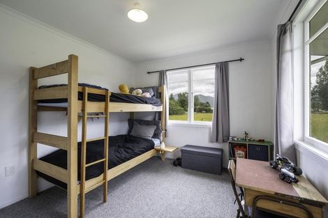 Photo of property in 175 Fairfax Street, Murchison, 7007