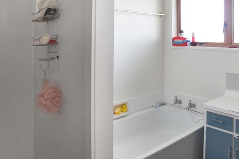 Photo of property in 1/82 John F Kennedy Drive, Milson, Palmerston North, 4414