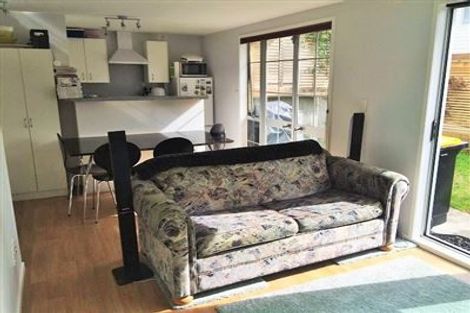 Photo of property in 124 Taylor Terrace, Tawa, Wellington, 5028