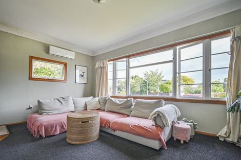 Photo of property in 98 Duchess Crescent, Mayfair, Hastings, 4122