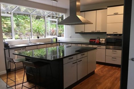 Photo of property in 21 Woodfern Crescent, Titirangi, Auckland, 0604