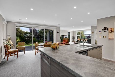 Photo of property in 35 Cloten Road, Stratford, 4332