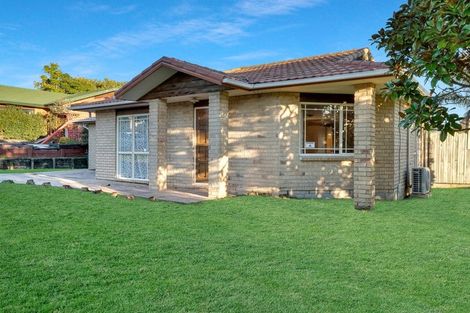 Photo of property in 22 Medvale Avenue, Flat Bush, Auckland, 2019