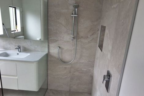 Photo of property in 53 Golfland Drive, Golflands, Auckland, 2013