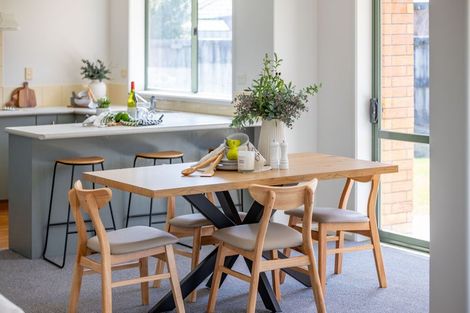 Photo of property in 5 Locksley Lane, Hamilton East, Hamilton, 3216