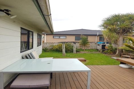 Photo of property in 2/20 Kamara Road, Glen Eden, Auckland, 0602