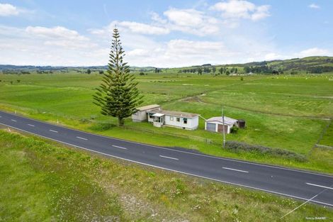 Photo of property in 587 East Coast Road, Kaiaua, Miranda, 2473