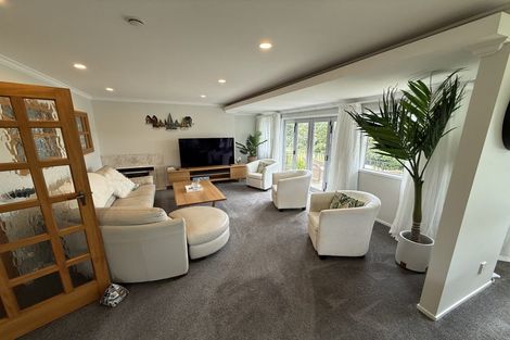 Photo of property in 13 Ellangowan Road, Waiake, Auckland, 0630
