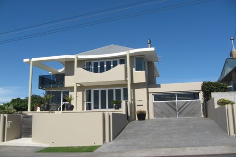 Photo of property in 32 Octavius Place, New Plymouth, 4312