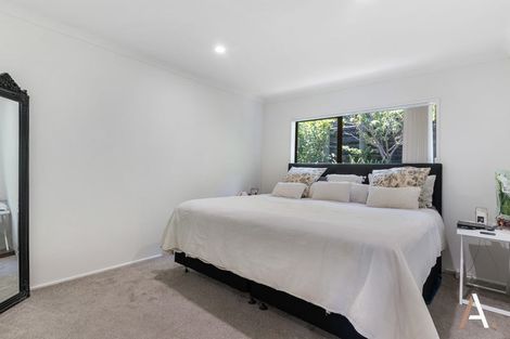 Photo of property in 4 Kingsclere Place, Goodwood Heights, Auckland, 2105