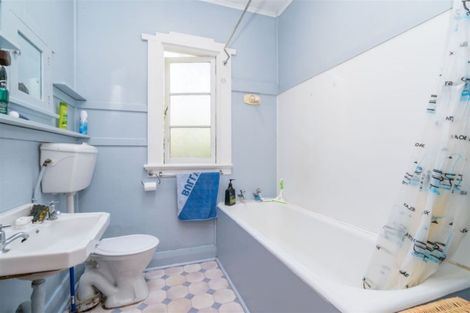 Photo of property in 2a Fea Street, Dalmore, Dunedin, 9010