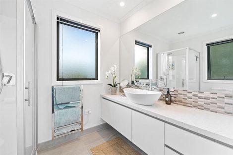 Photo of property in 96 Arran Point Parade, Orewa, 0931