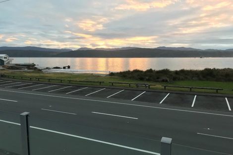 Photo of property in 217 Marine Parade, Seatoun, Wellington, 6022